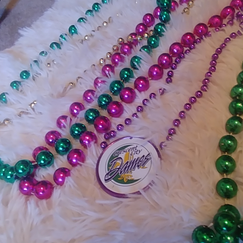Mardi gras beads - Picture 4 of 4